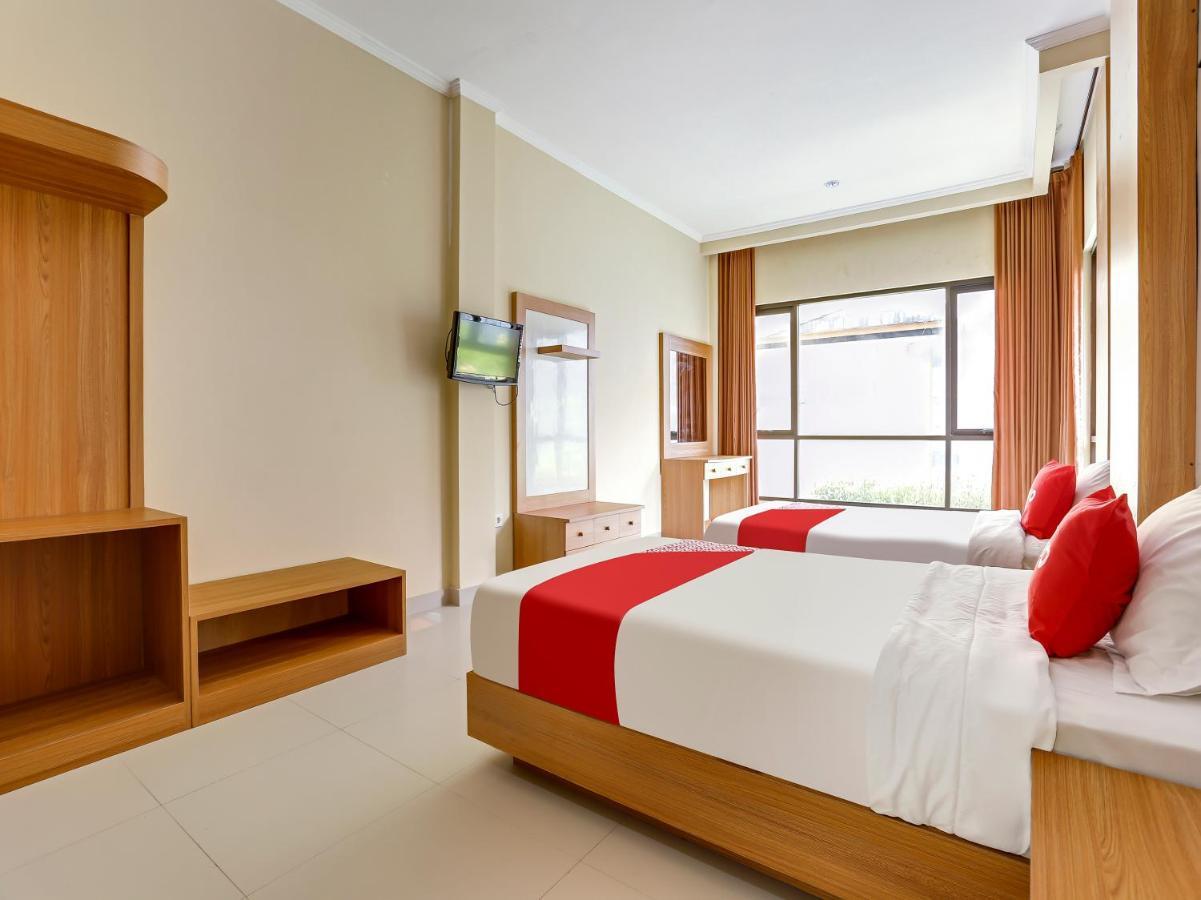 Oyo Flagship 90966 Moreno Homestay Legian  Ngoại thất bức ảnh